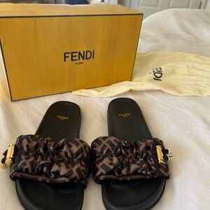 Authentic FENDI slides only worn 3 times size 38